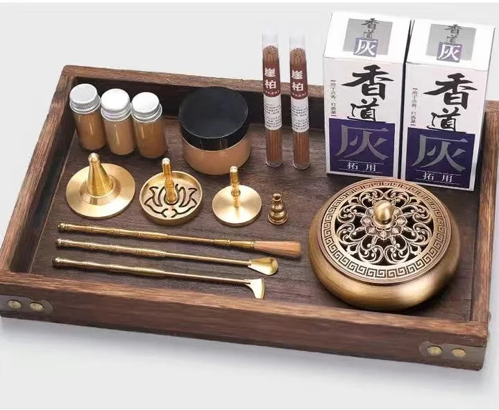 Kit d’Encens Traditionnel “Art du Rituel” – L’Art Ancestral au Service de Votre Calme Intérieur