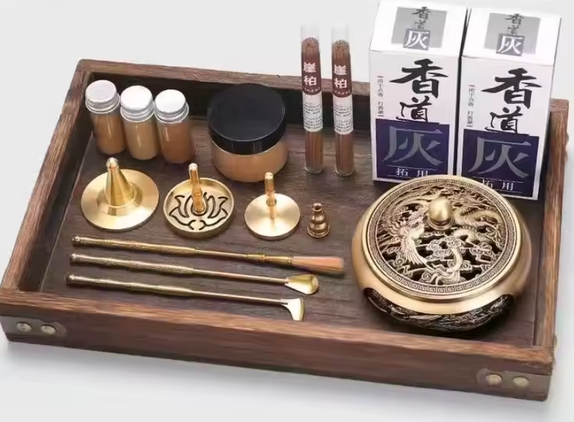 Kit d’Encens Traditionnel “Art du Rituel” – L’Art Ancestral au Service de Votre Calme Intérieur