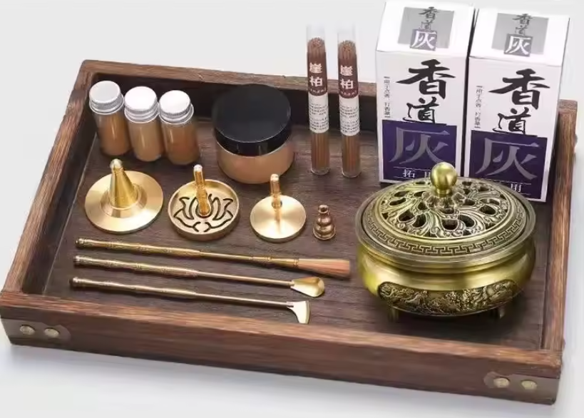 Kit d’Encens Traditionnel “Art du Rituel” – L’Art Ancestral au Service de Votre Calme Intérieur