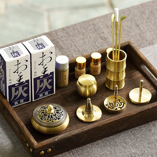 Kit d’Encens Traditionnel “Art du Rituel” – L’Art Ancestral au Service de Votre Calme Intérieur